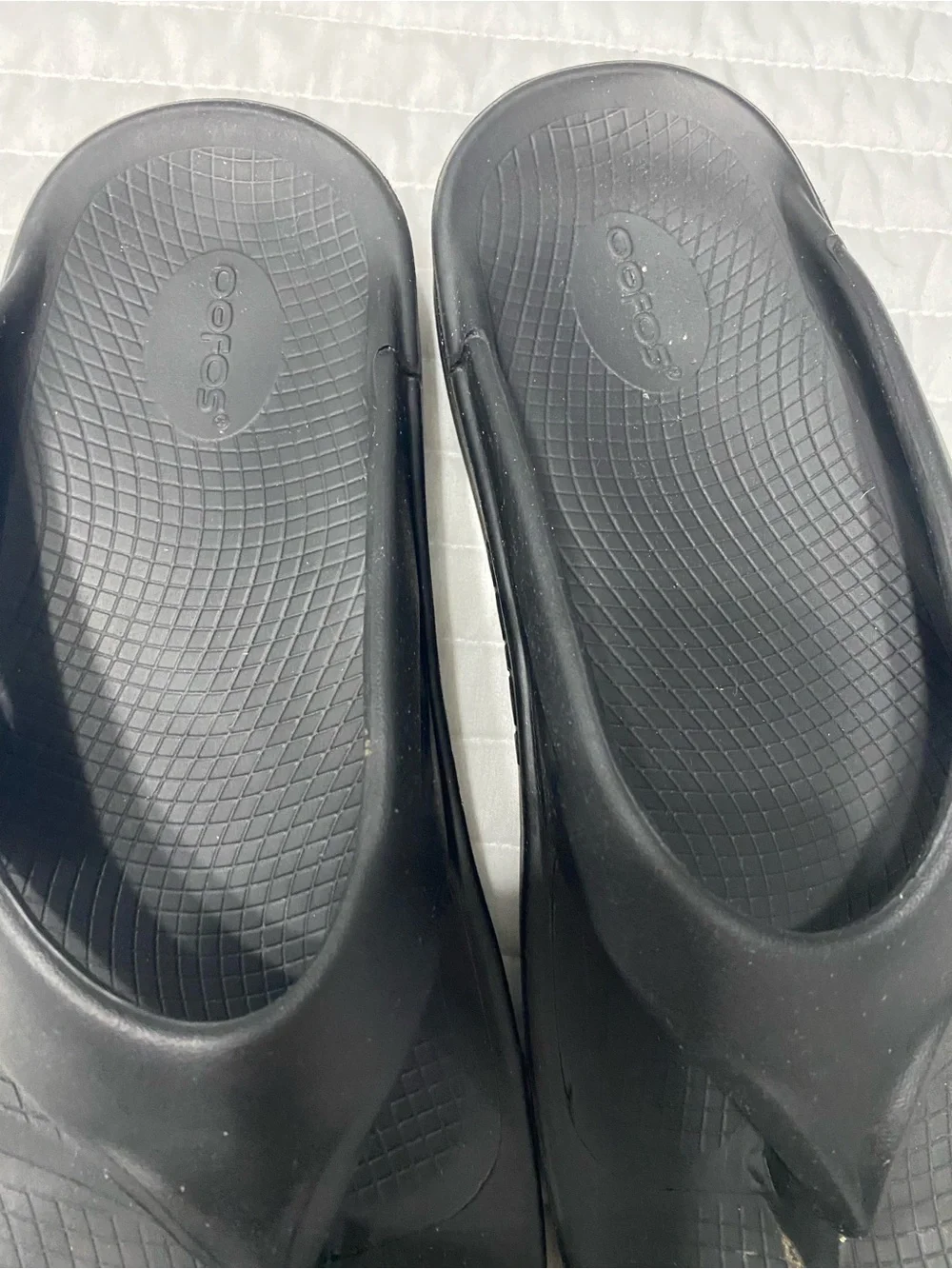 OOFOS OORIGINAL Black Recovery Thong Sandals Men’s Size 10